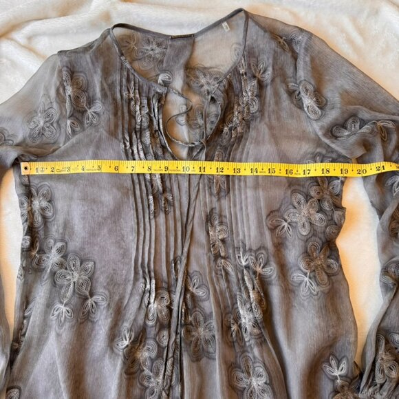 Elie Tahari grey chiffon Hallie blouse with floral embroidery, size S. - Picture 4 of 9